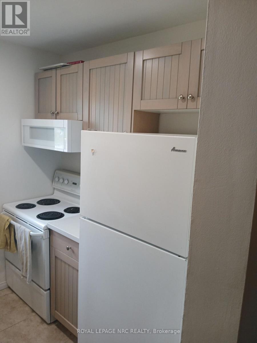 31 - 302 Vine Street, St. Catharines, Ontario  L2M 7M6 - Photo 3 - X12316399