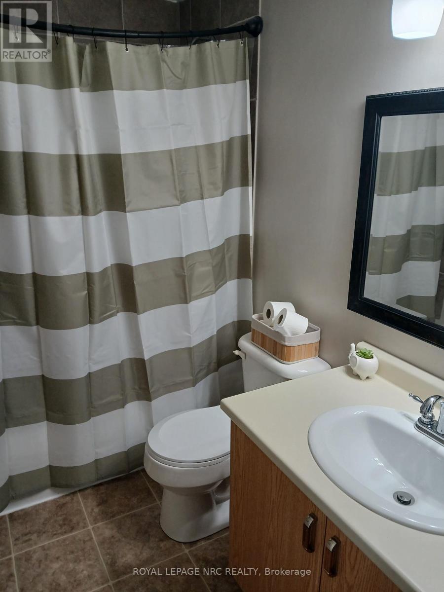 31 - 302 Vine Street, St. Catharines, Ontario  L2M 7M6 - Photo 6 - X12316399