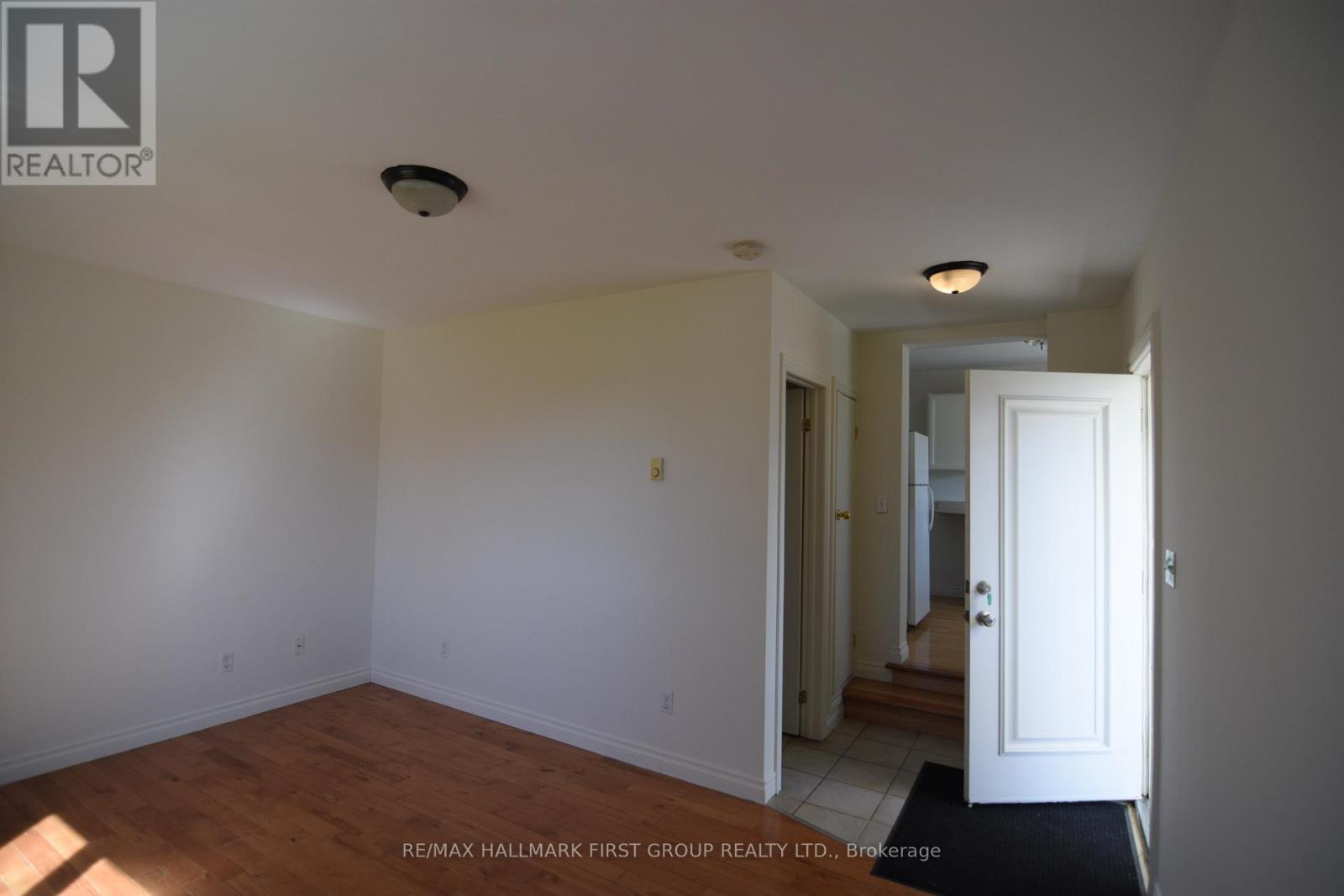 Upper - 509 Parnell Street, Peterborough Central, Ontario  K9J 4J3 - Photo 8 - X12316384