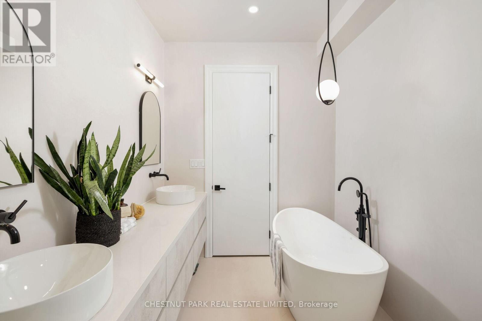 112 Givins Street, Toronto, Ontario  M6J 2X9 - Photo 26 - C12316391