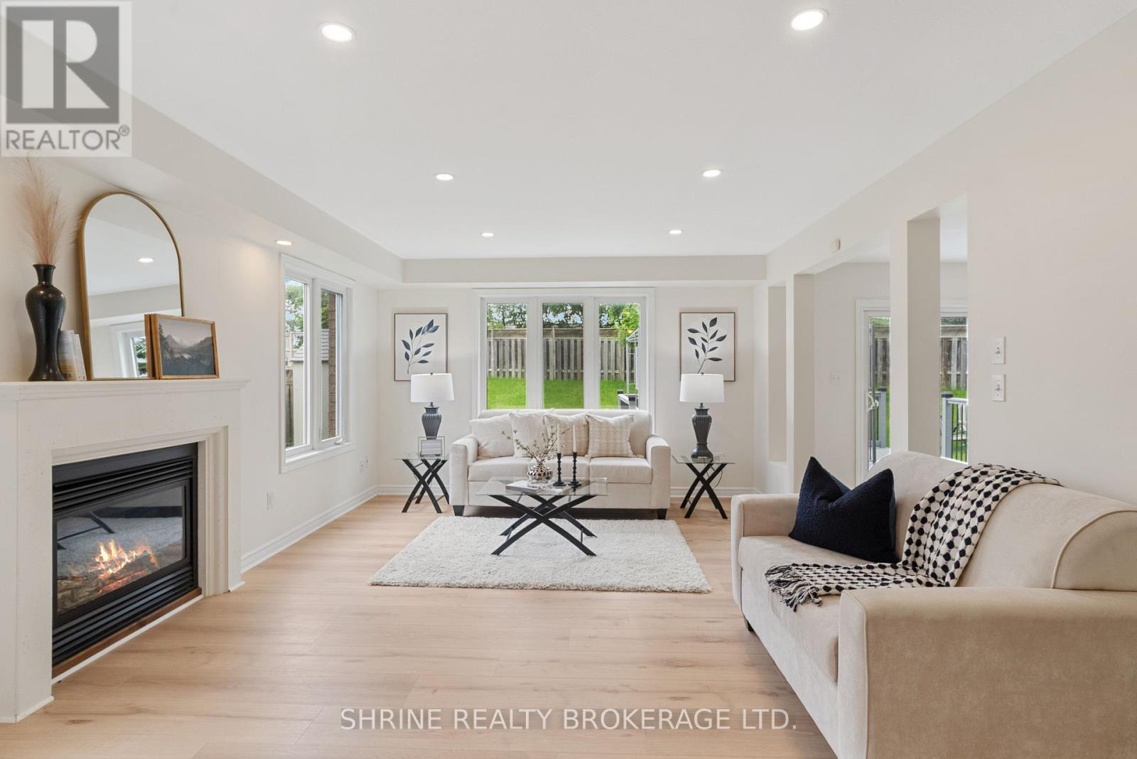Property at 899 BRADSHAW CRESCENT image 1