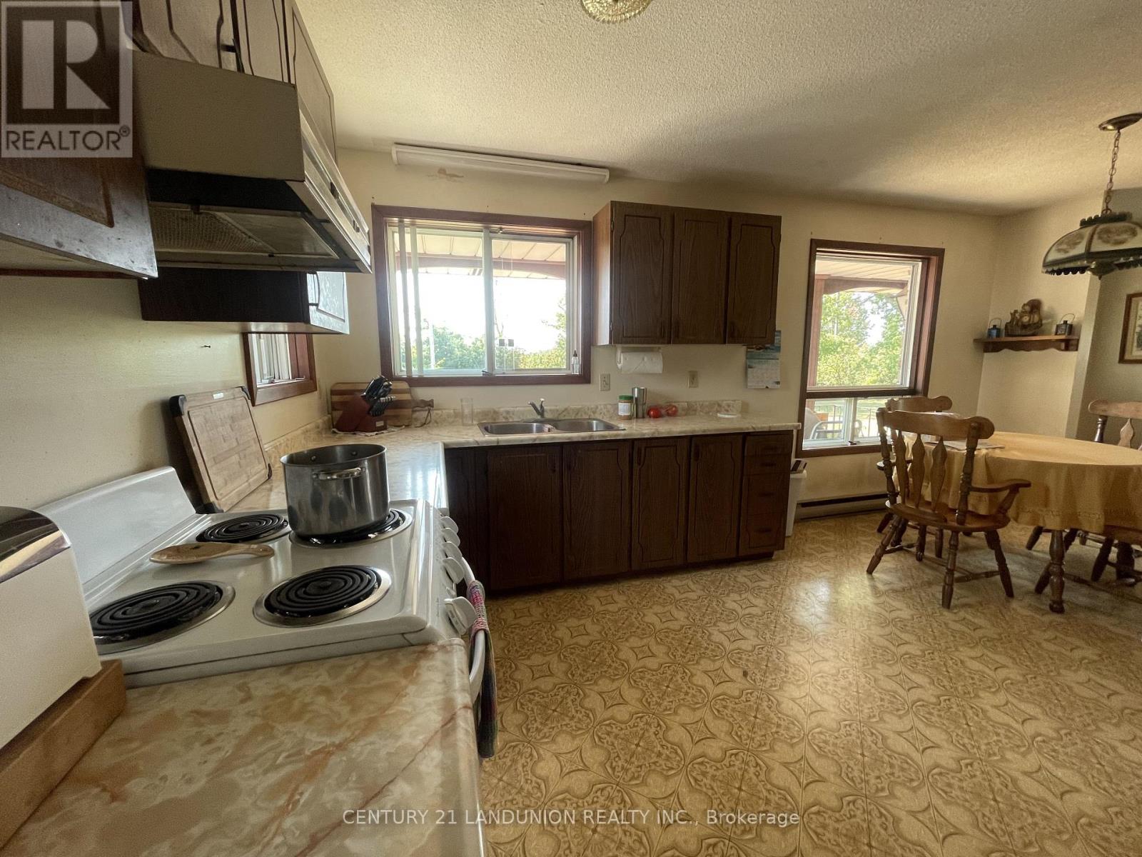 1319 Palestine Road E, Kawartha Lakes, Ontario  K0M 2B0 - Photo 7 - X12315842