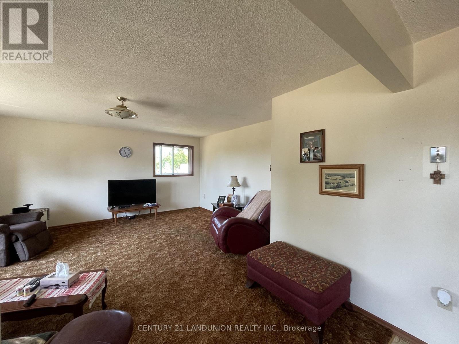 1319 Palestine Road E, Kawartha Lakes, Ontario  K0M 2B0 - Photo 4 - X12315842