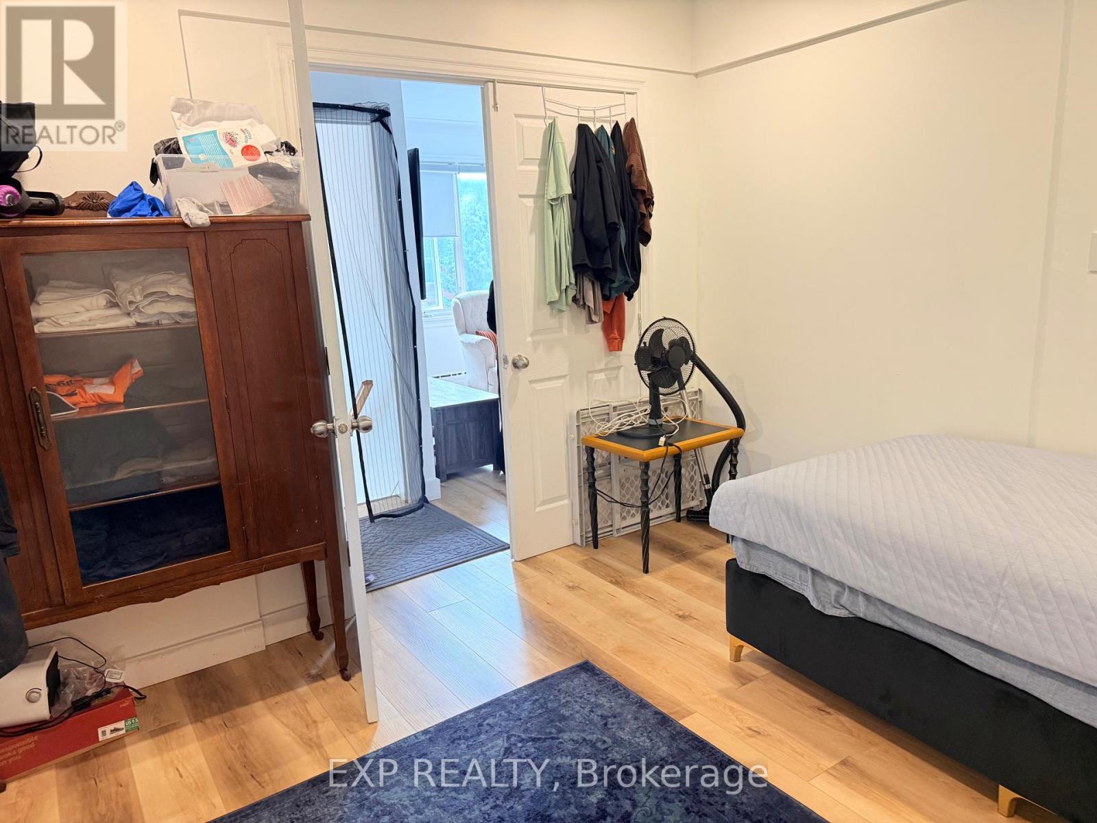 435 Hilson Avenue, Ottawa, Ontario  K1Z 6C2 - Photo 3 - X12316423