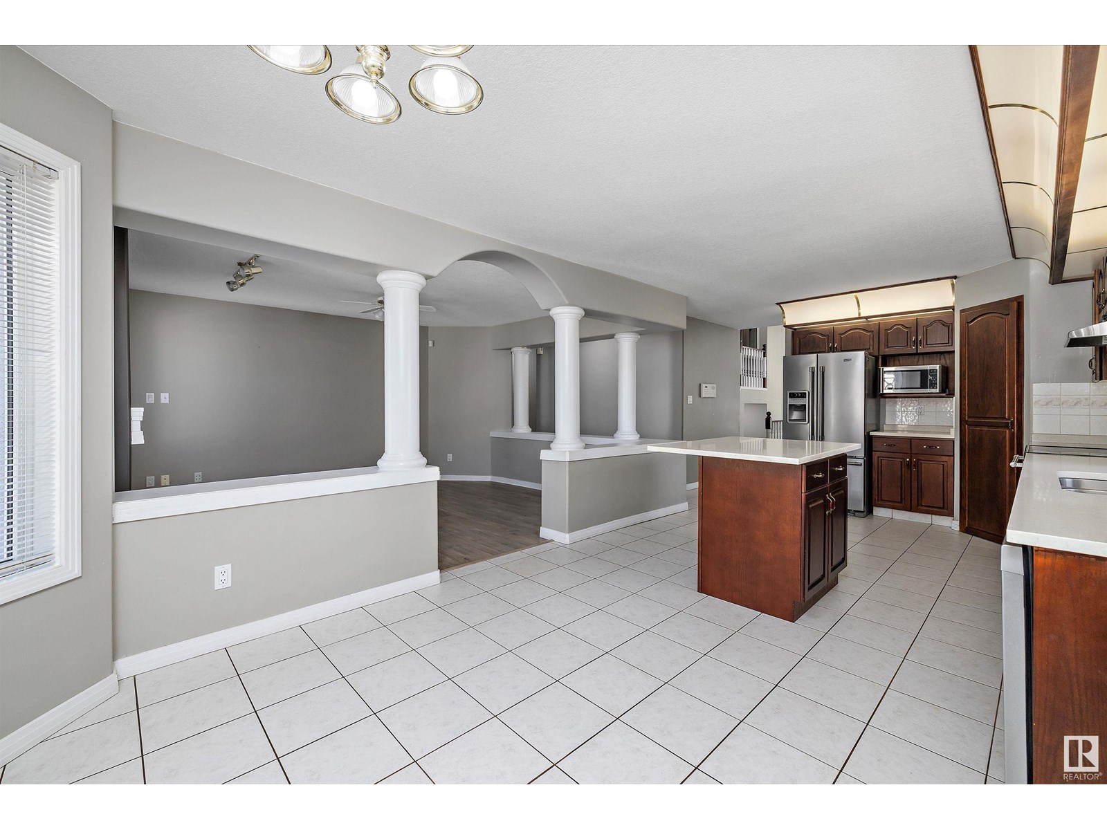 Property at 9733 150 ST NW image 3