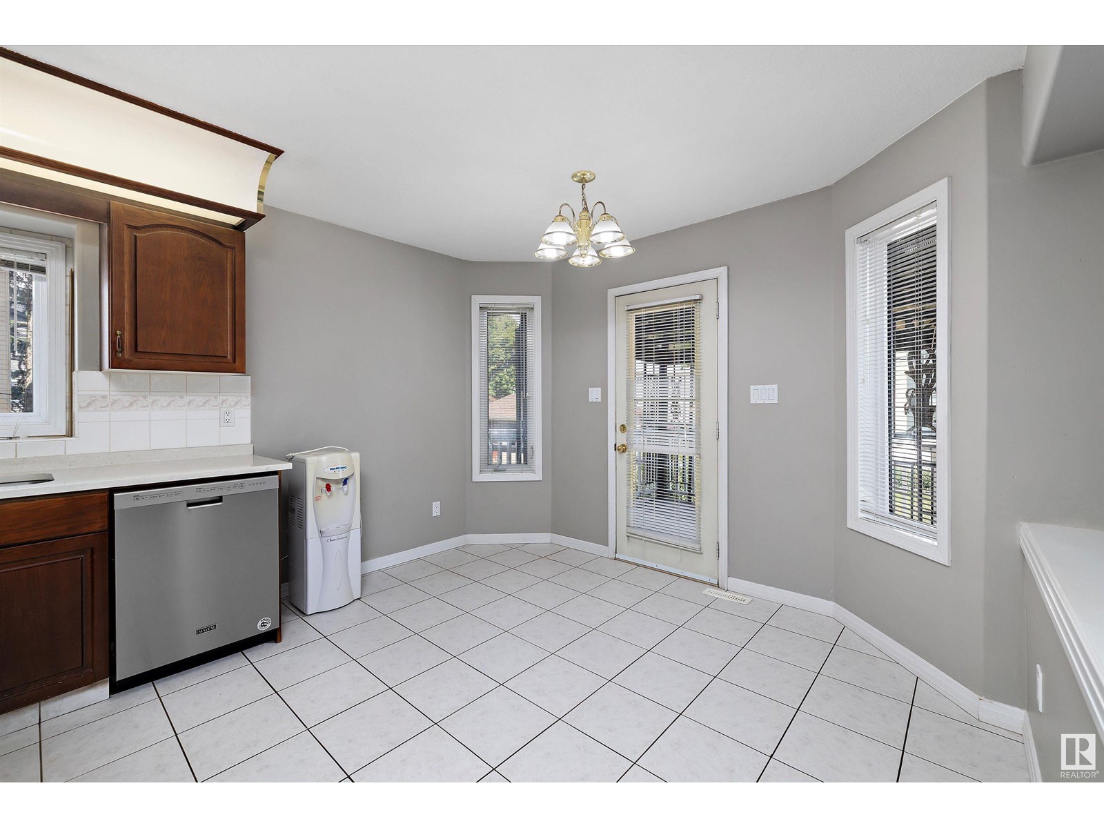 Property at 9733 150 ST NW image 2