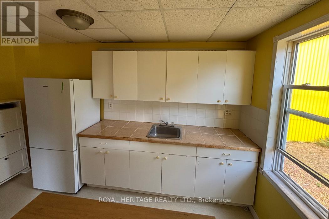 41 Harriett Street, Belleville, Ontario  K8P 1V4 - Photo 5 - X12315759