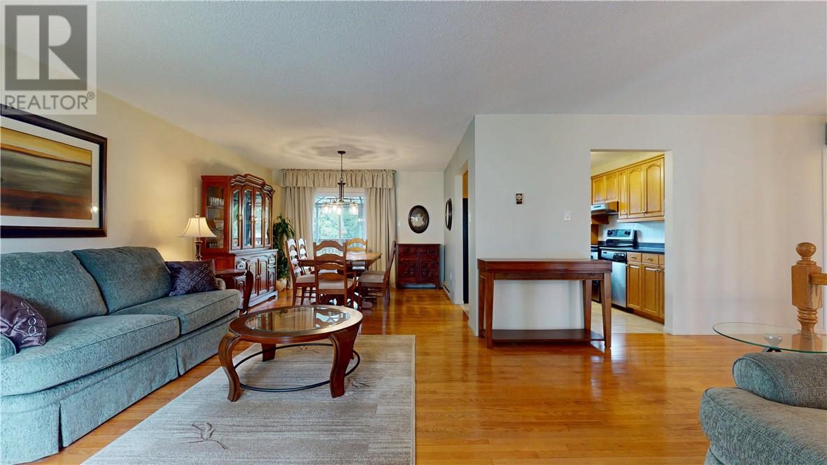 38 W Robinson Street, Little Current, Ontario  P0P 1K0 - Photo 11 - 2123434