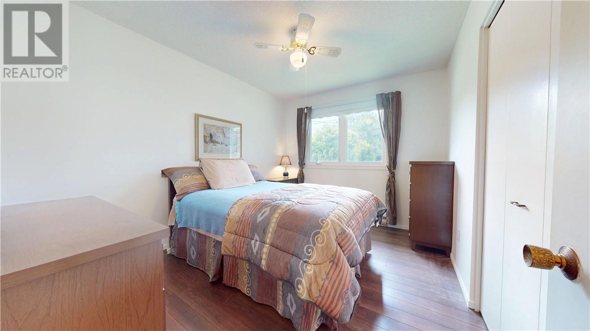 38 W Robinson Street, Little Current, Ontario  P0P 1K0 - Photo 21 - 2123434