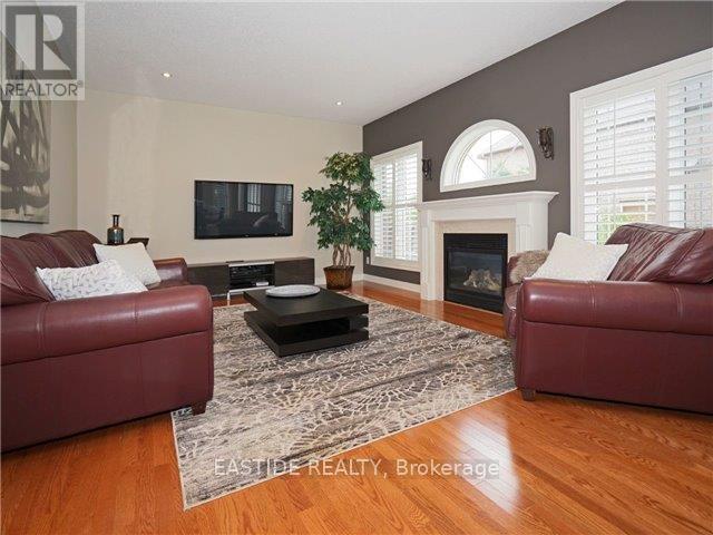 29 Wolfson Crescent, Richmond Hill, Ontario  L4E 4N9 - Photo 11 - N12316406