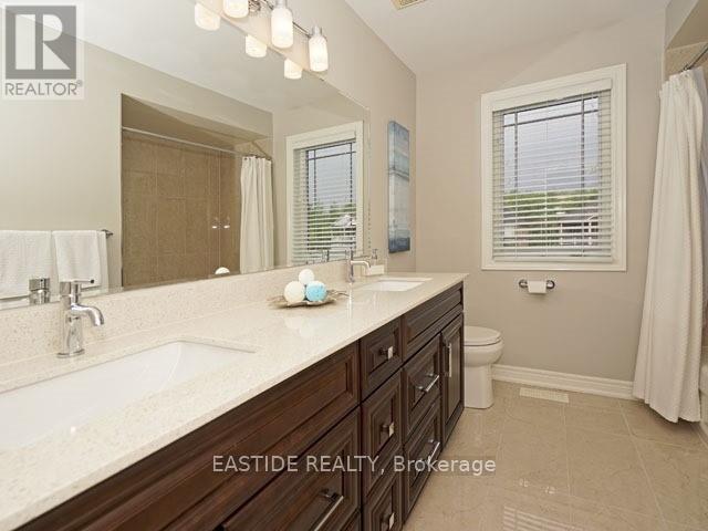 29 Wolfson Crescent, Richmond Hill, Ontario  L4E 4N9 - Photo 18 - N12316406