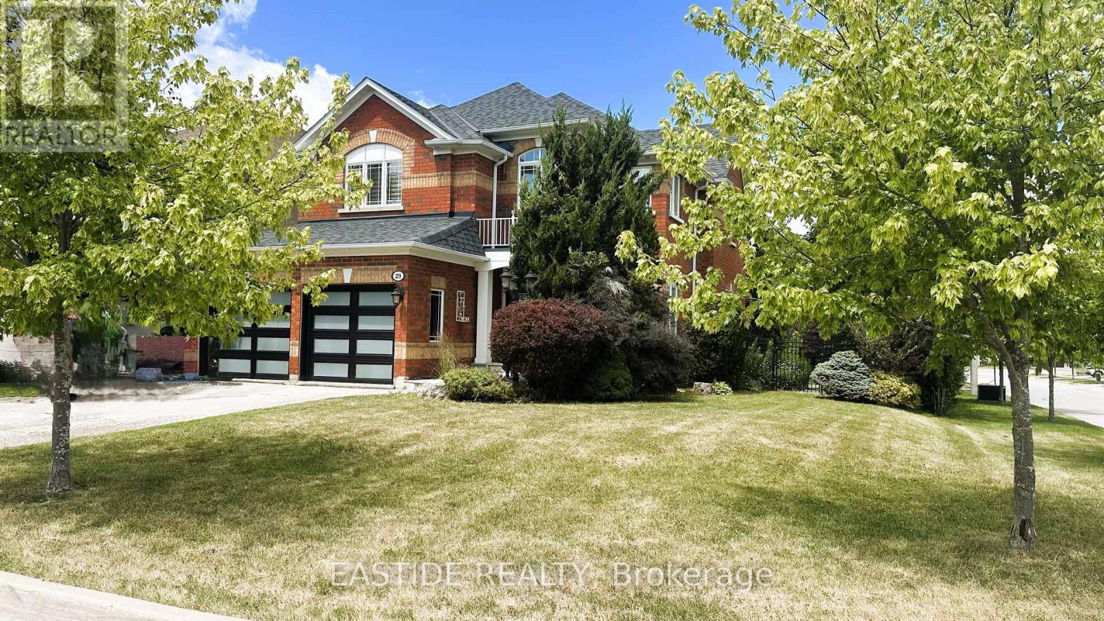 Property at 29 WOLFSON CRESCENT image 2