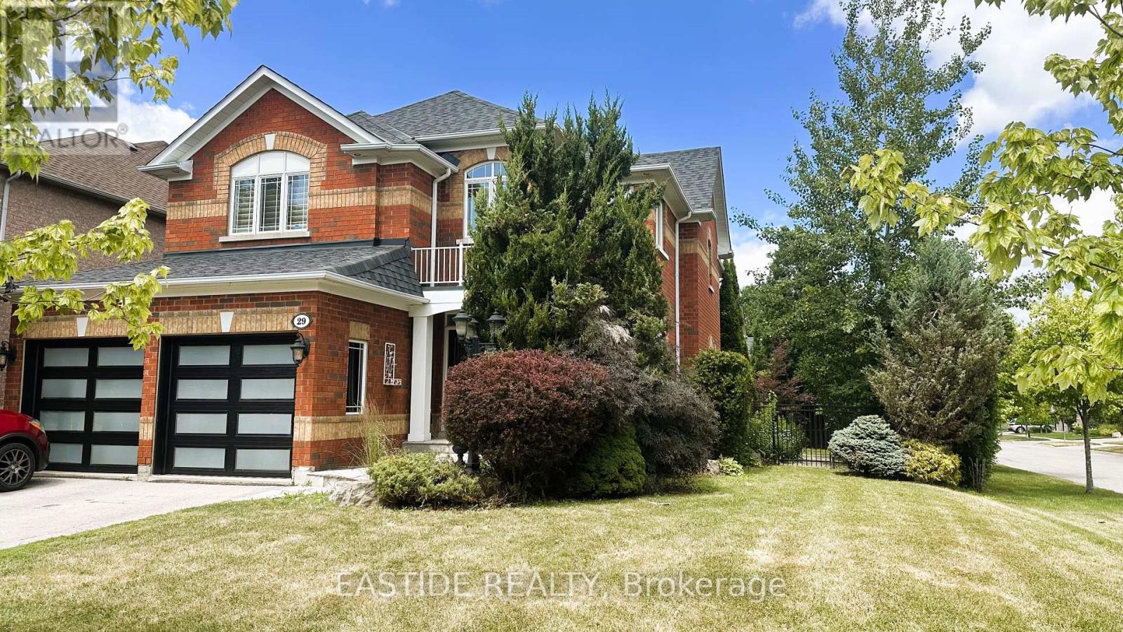 Property at 29 WOLFSON CRESCENT image 3