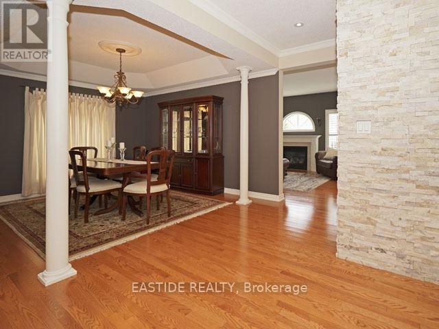 29 Wolfson Crescent, Richmond Hill, Ontario  L4E 4N9 - Photo 6 - N12316406