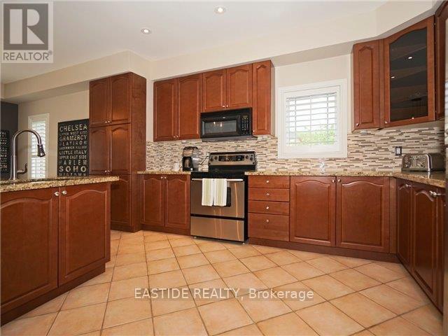 29 Wolfson Crescent, Richmond Hill, Ontario  L4E 4N9 - Photo 7 - N12316406