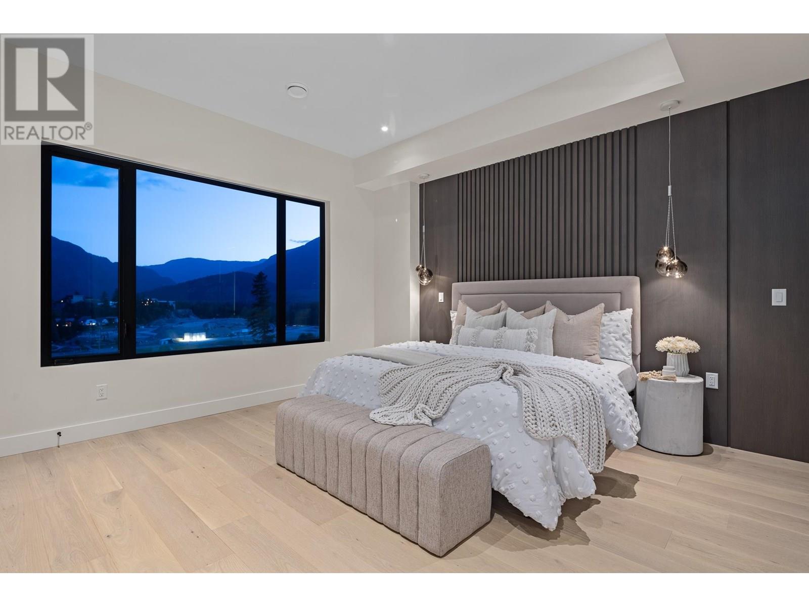 7681 Cerulean Drive, Pemberton, British Columbia  V0N 2L3 - Photo 12 - R3032356