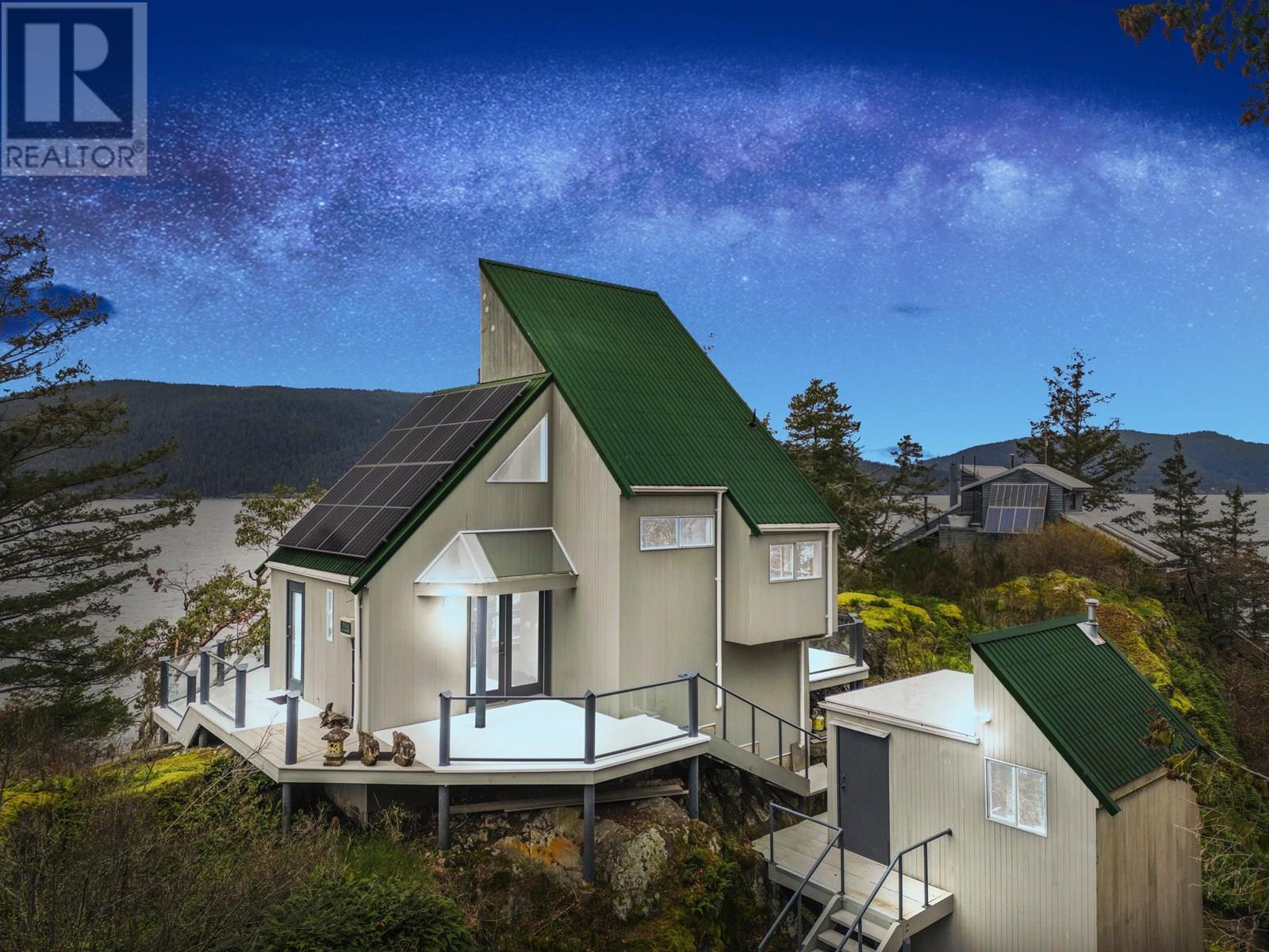 28 PASSAGE ISLAND, Vancouver, British Columbia