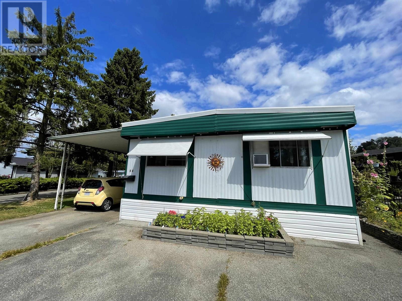 Property at 93 201 CAYER STREET image 2
