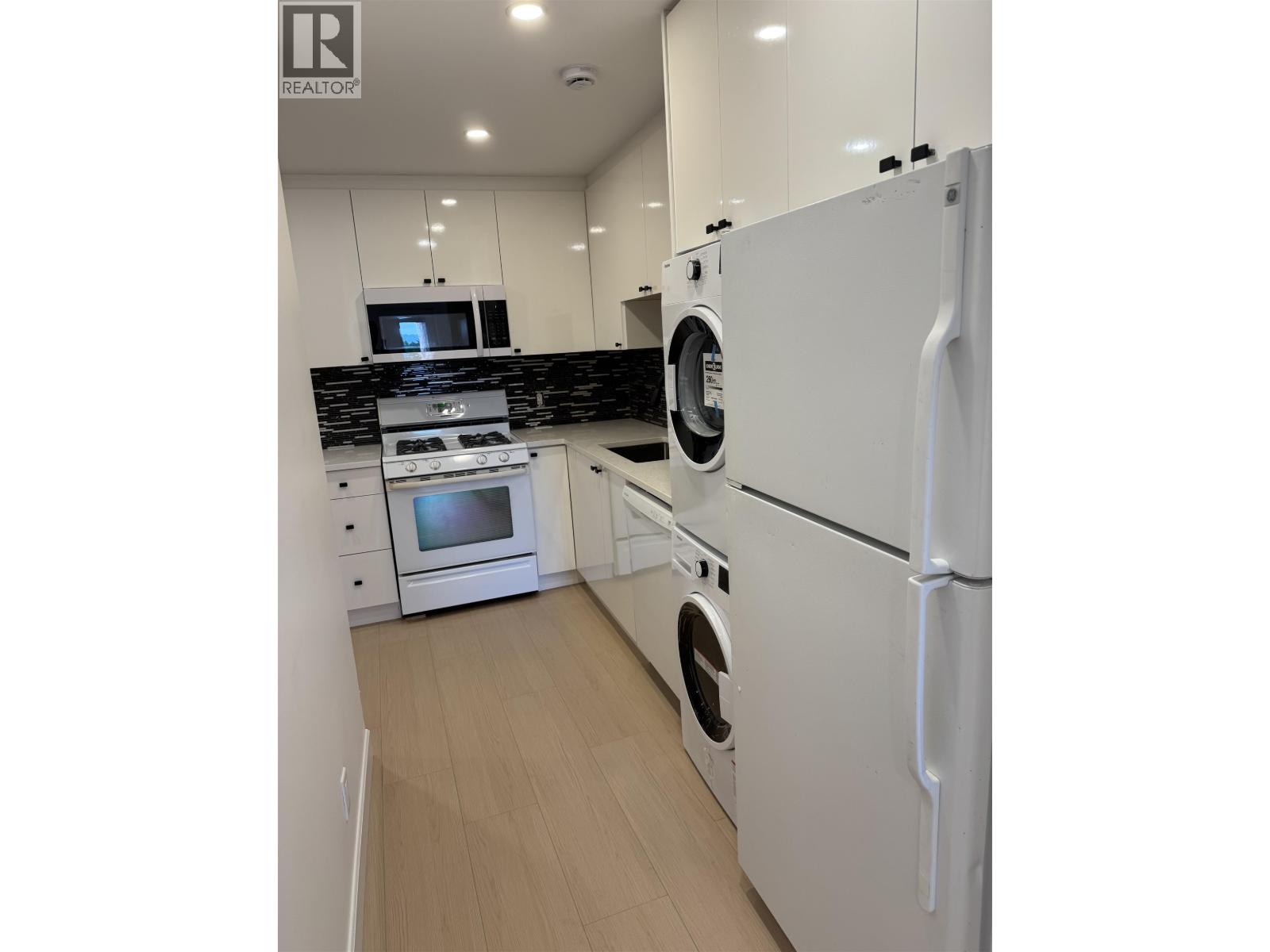 3 1880 Palmerston Avenue, West Vancouver, British Columbia  V7V 2V5 - Photo 3 - R3032383