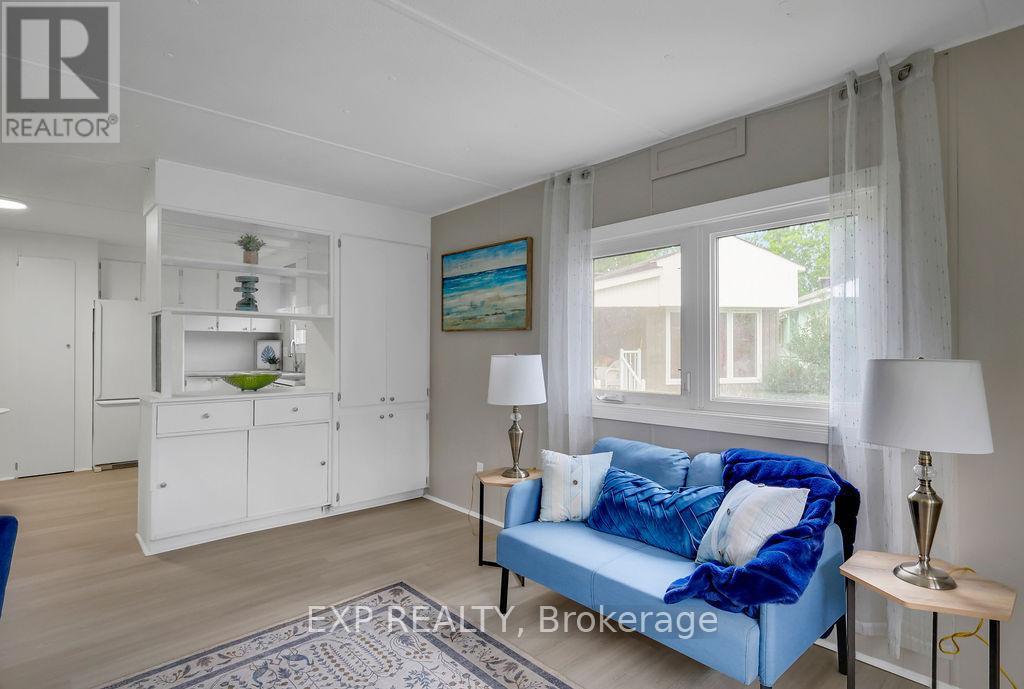 64 Vanier Road, Ottawa, Ontario  K2H 7P6 - Photo 11 - X12316441