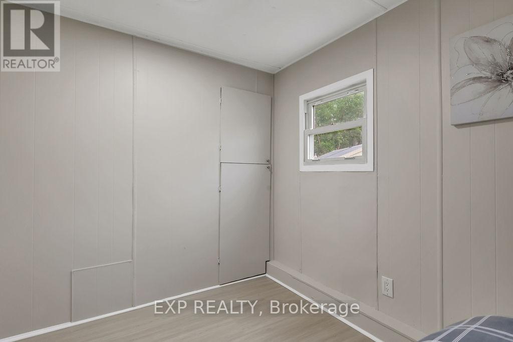64 Vanier Road, Ottawa, Ontario  K2H 7P6 - Photo 20 - X12316441