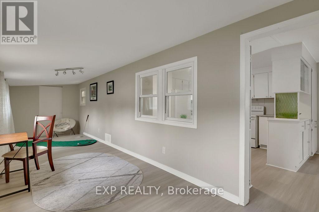 64 Vanier Road, Ottawa, Ontario  K2H 7P6 - Photo 5 - X12316441