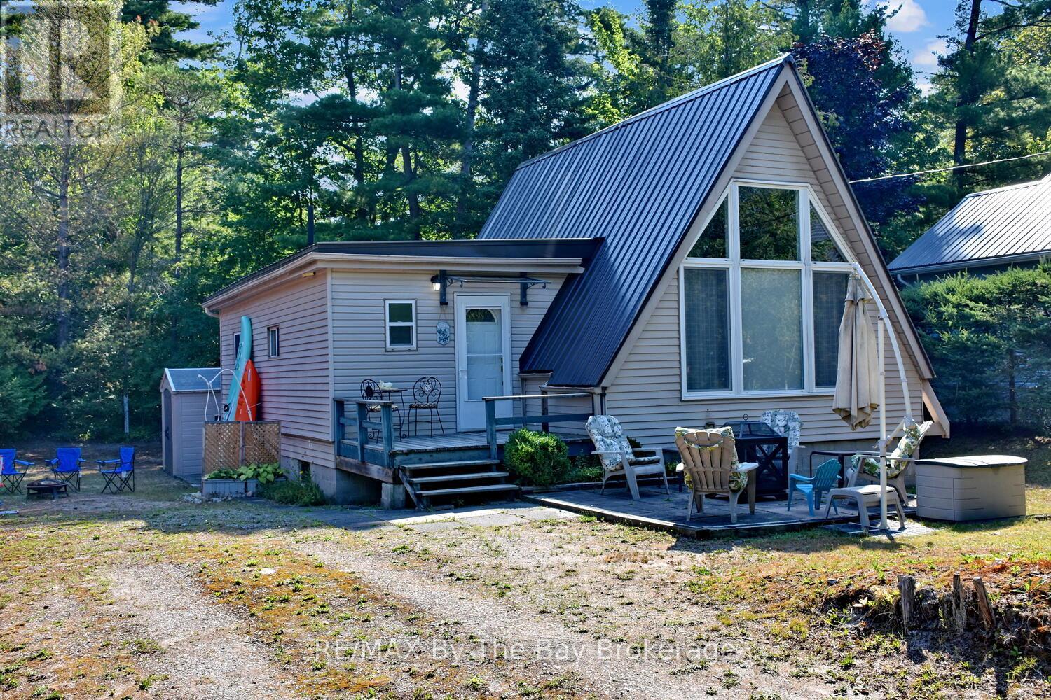 1335 River Road E, Wasaga Beach, Ontario  L9Z 2R7 - Photo 1 - S12316454