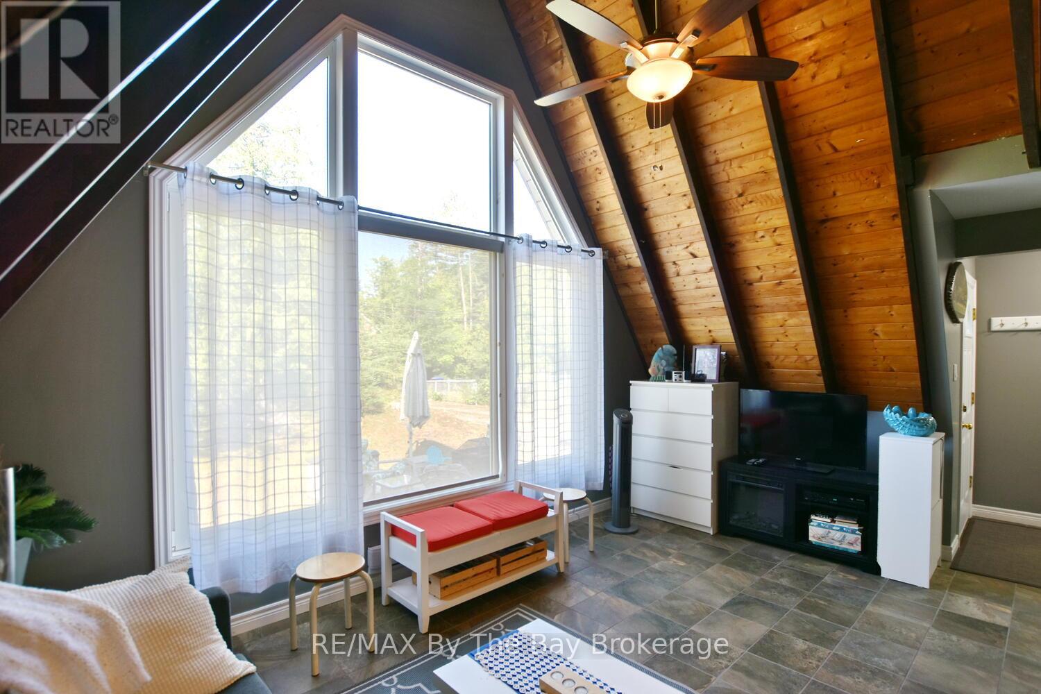 1335 River Road E, Wasaga Beach, Ontario  L9Z 2R7 - Photo 10 - S12316454