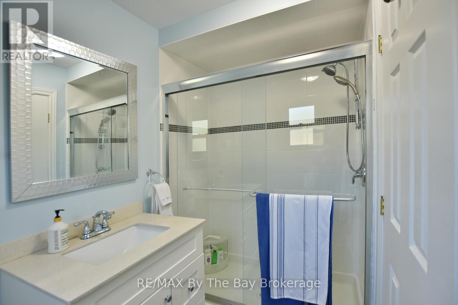 1335 River Road E, Wasaga Beach, Ontario  L9Z 2R7 - Photo 23 - S12316454
