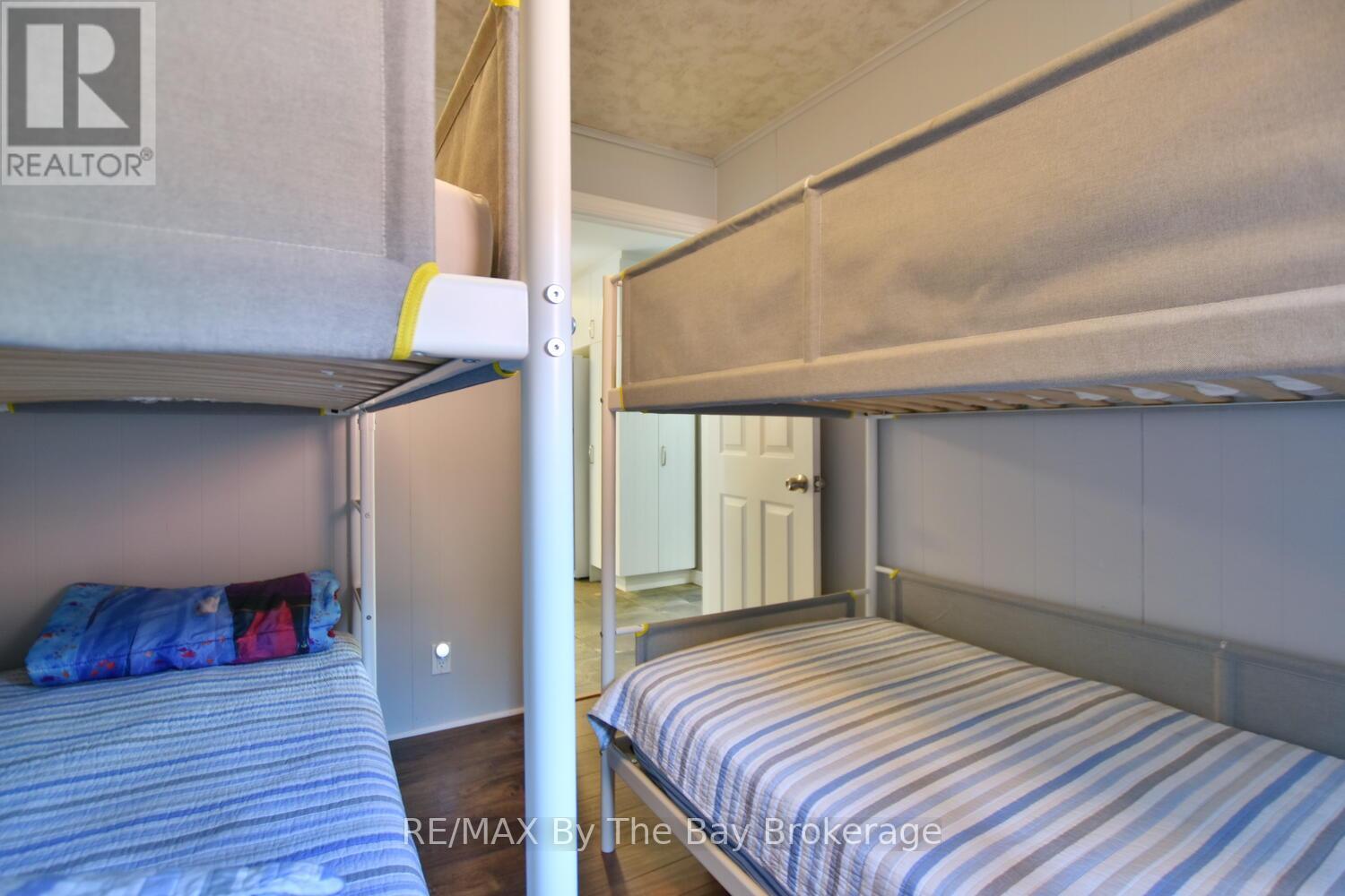 1335 River Road E, Wasaga Beach, Ontario  L9Z 2R7 - Photo 25 - S12316454