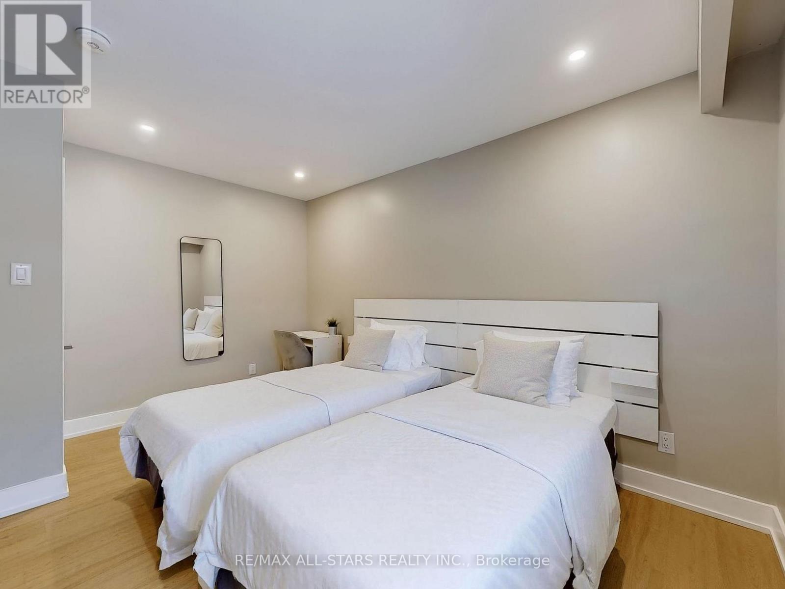 105 Betty Ann Drive, Toronto, Ontario  M2N 1X1 - Photo 15 - C12315944