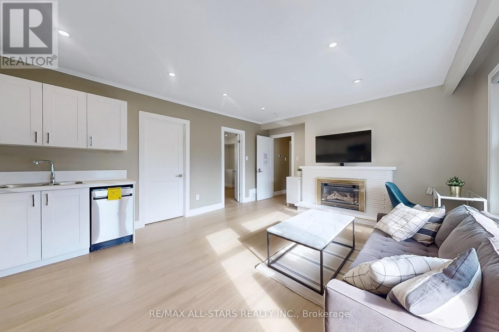 Property at 105 BETTY ANN DRIVE image 4