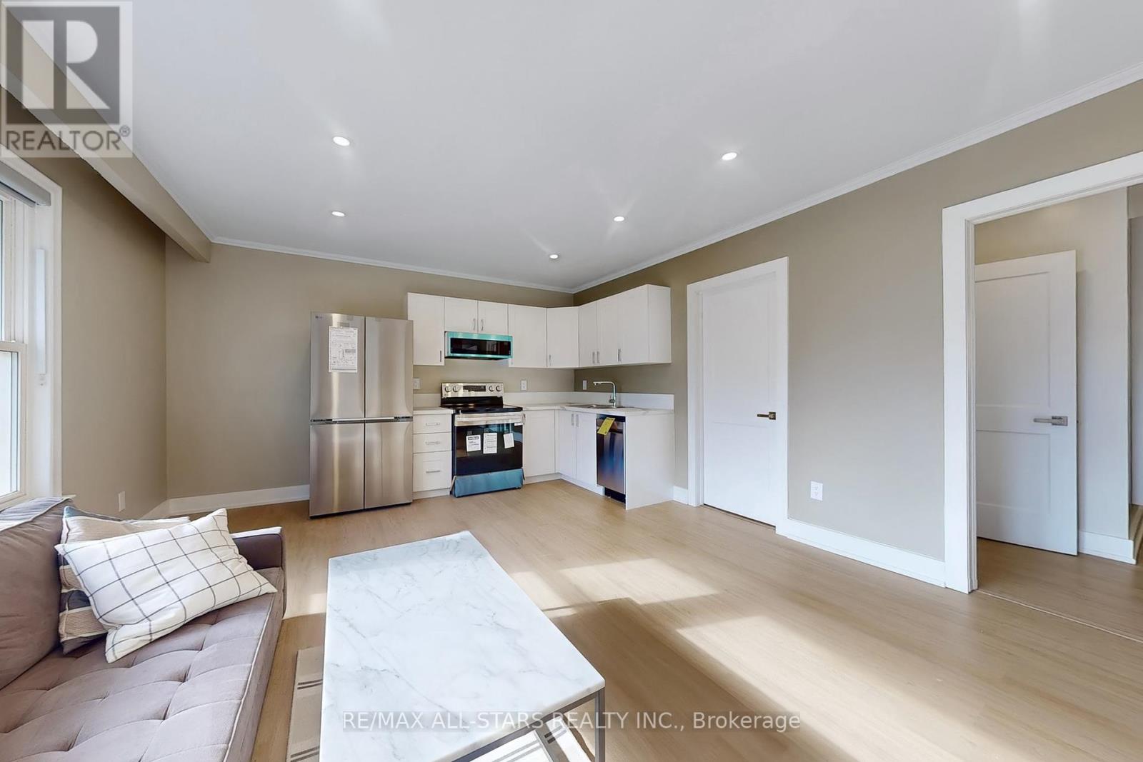 105 Betty Ann Drive, Toronto, Ontario  M2N 1X1 - Photo 6 - C12315944