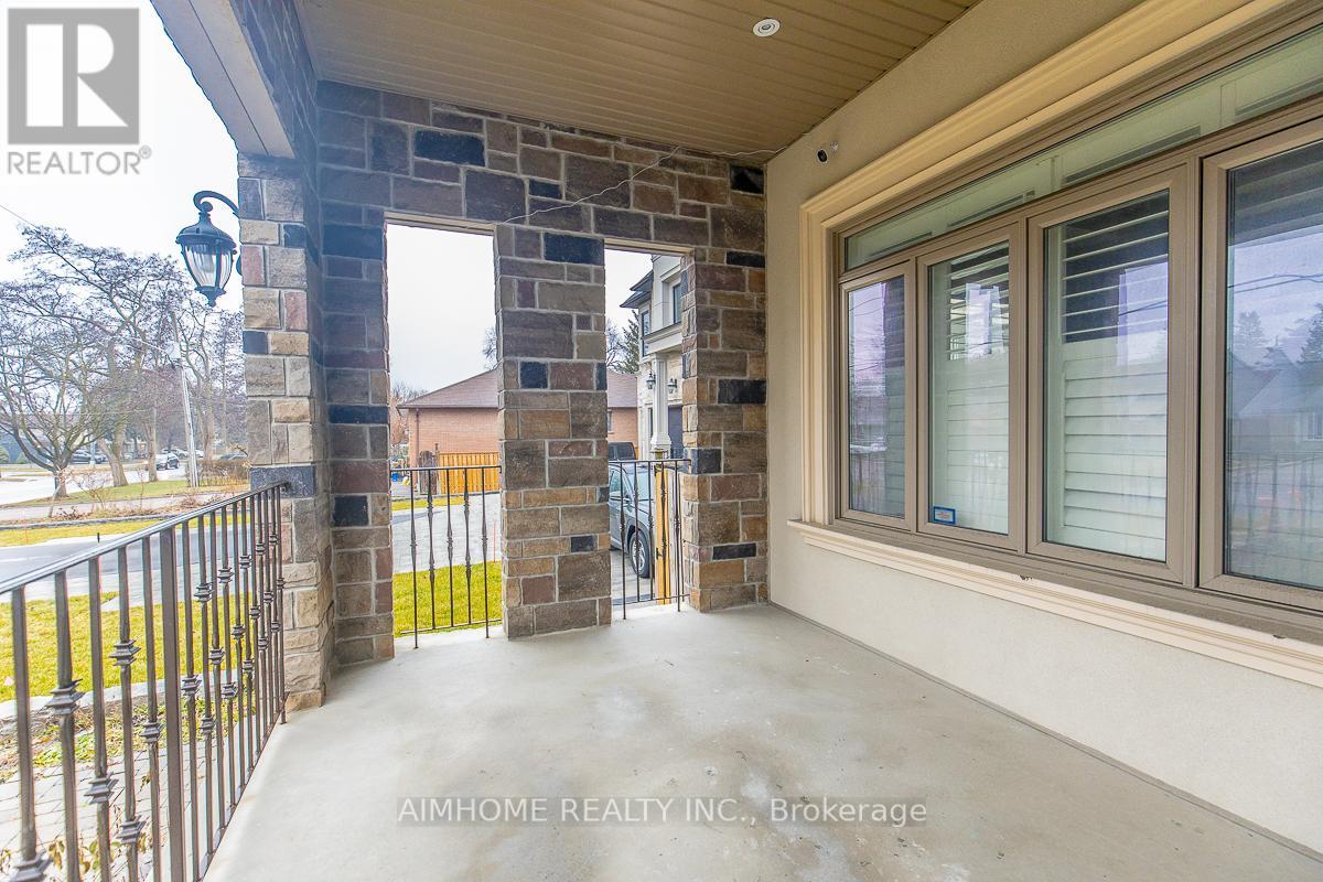 Property at 220 WELDRICK ROAD W image 4
