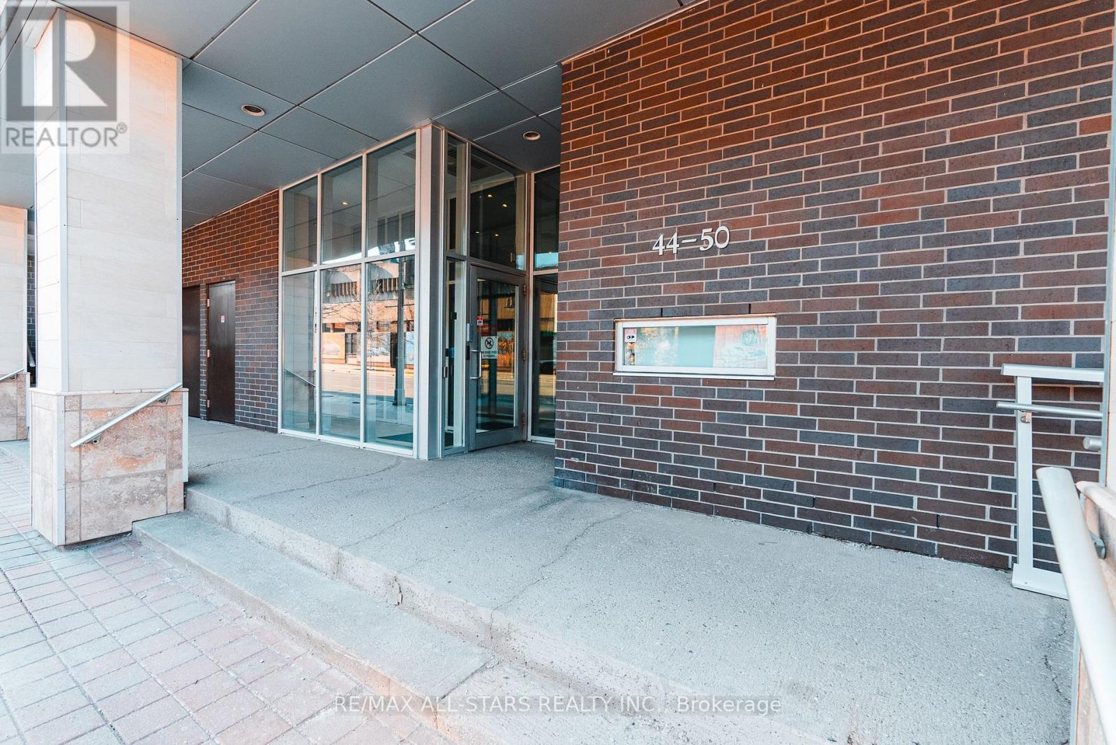 Property at 314 - 44 BOND STREET W image 2