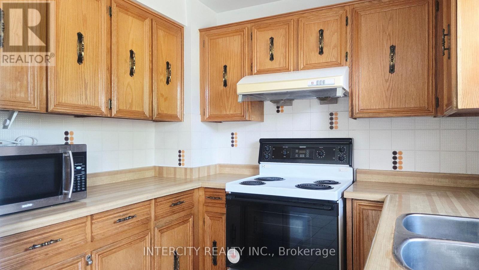 Property at 49 MOSSBROOK CRESCENT image 4