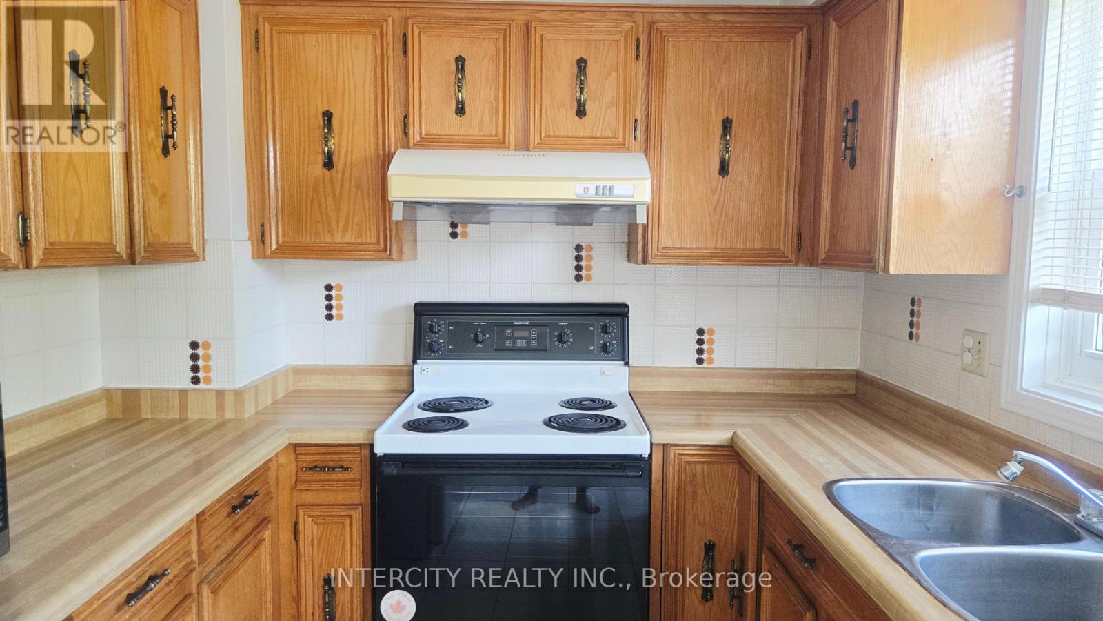 Property at 49 MOSSBROOK CRESCENT image 5