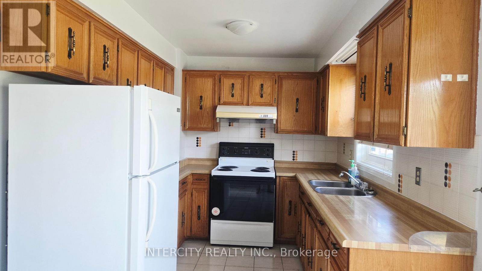 Property at 49 MOSSBROOK CRESCENT image 3