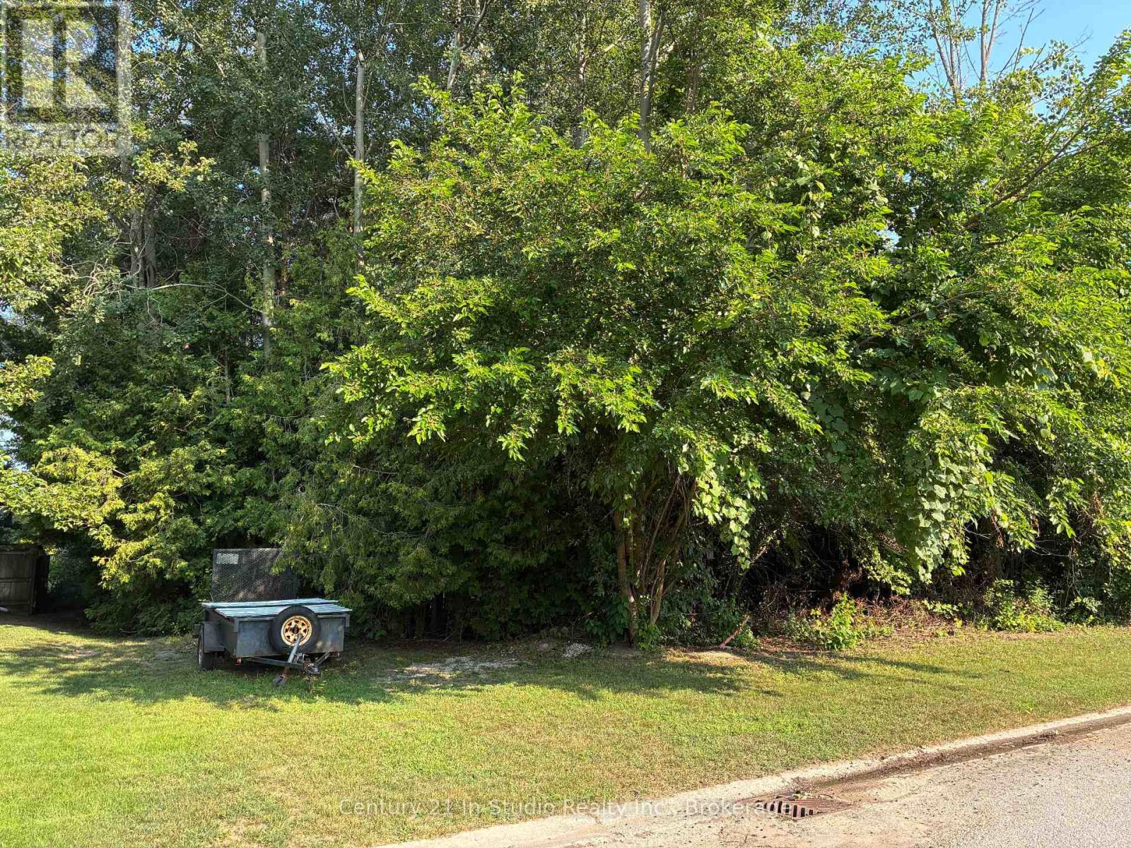 434 Macdougall Drive, Kincardine, Ontario  N2Z 3A8 - Photo 3 - X12316469