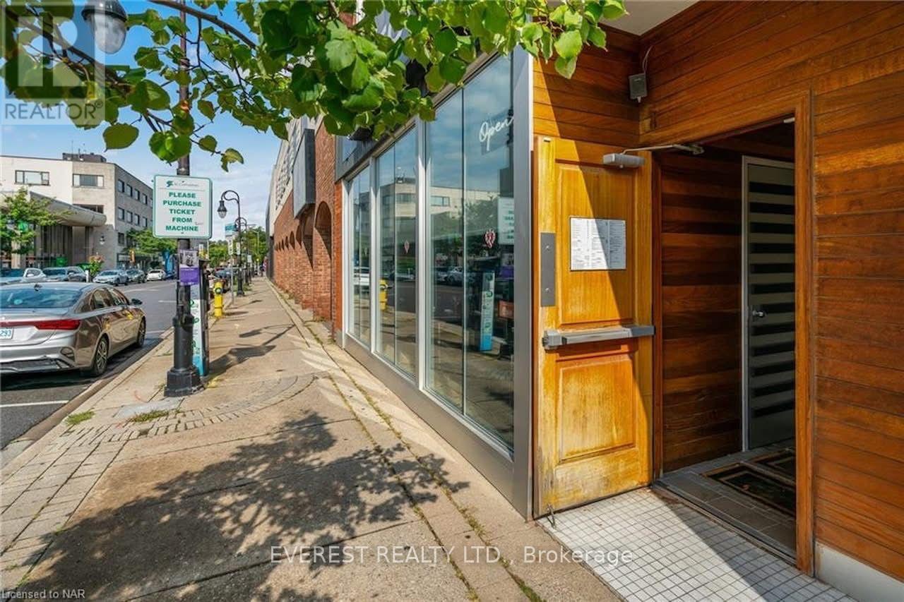 12 QUEEN STREET, St. Catharines, Ontario