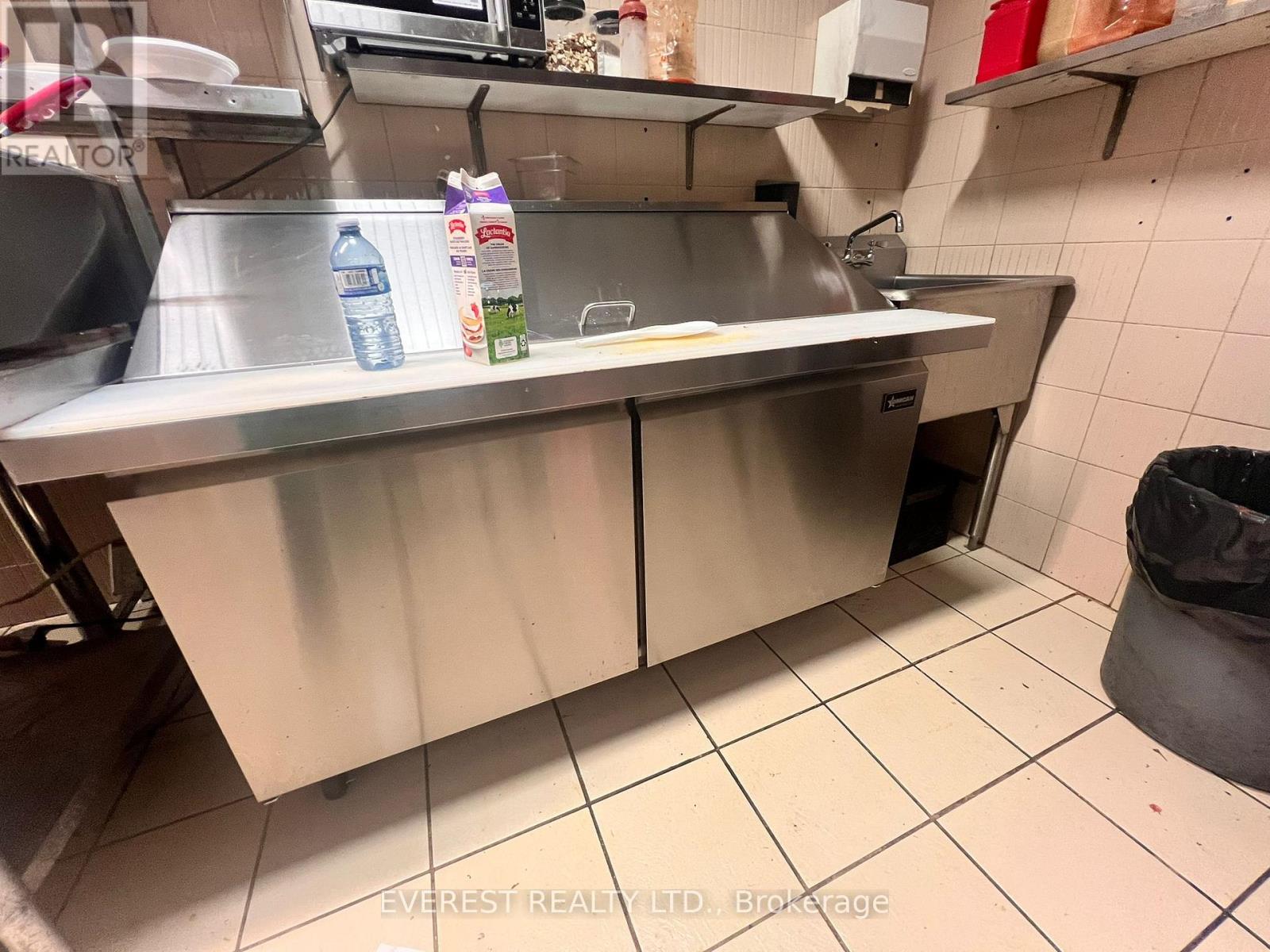 12 Queen Street, St. Catharines, Ontario  L2R 5G3 - Photo 29 - X12316473