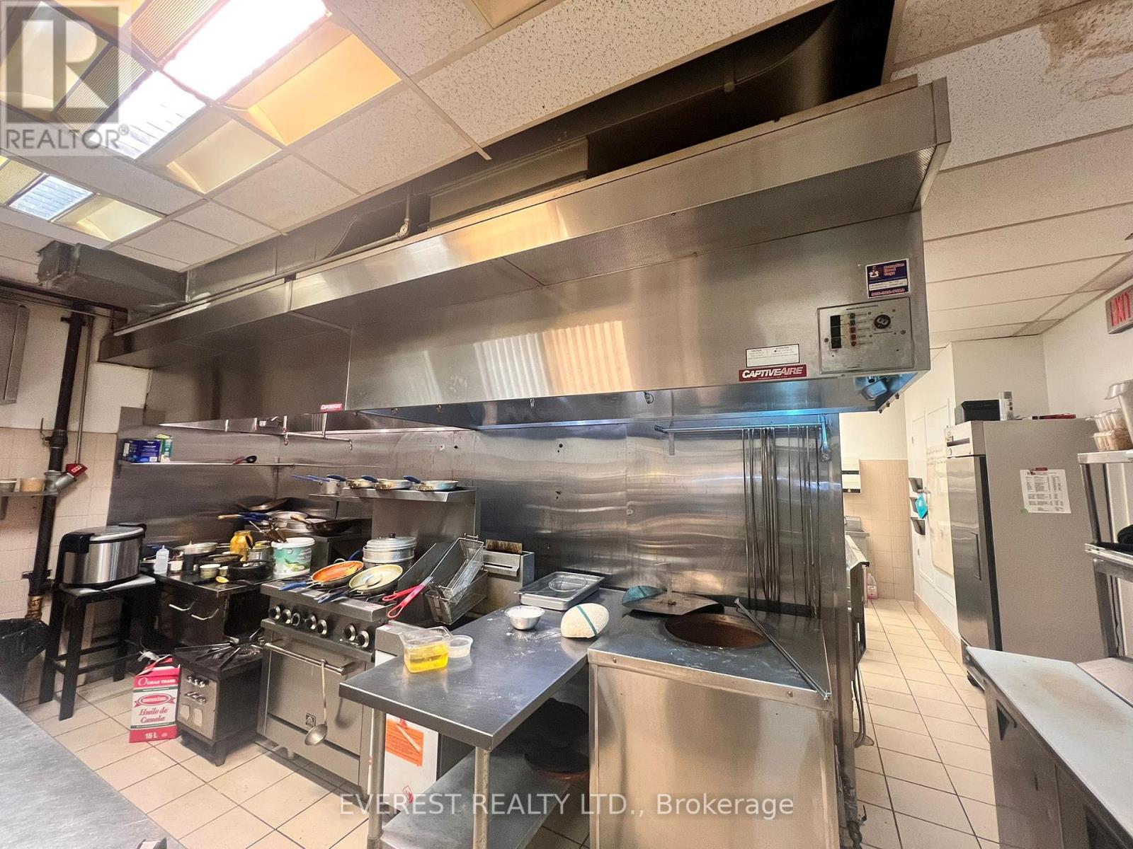 12 Queen Street, St. Catharines, Ontario  L2R 5G3 - Photo 30 - X12316473