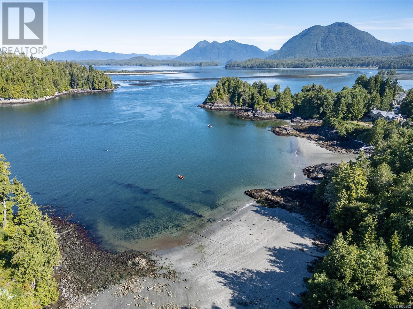 261 Cedar St, Tofino, British Columbia  V0R 2Z0 - Photo 8 - 1005202