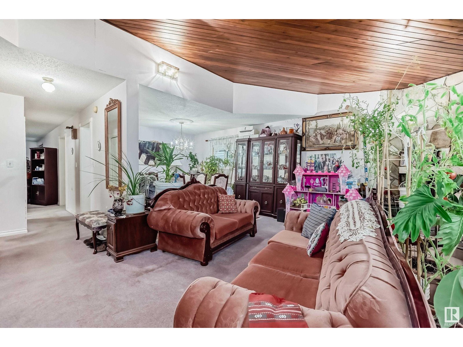 Property at 12223 93 ST NW NW image 2