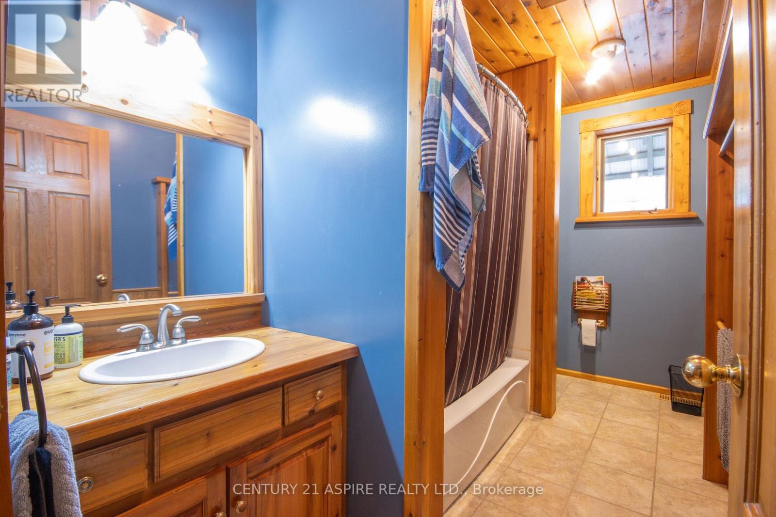 336 Wiltom Drive, Madawaska Valley, Ontario  K0J 1B0 - Photo 17 - X12316582