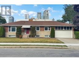 105 BETTY ANN DRIVE, Toronto, Ontario