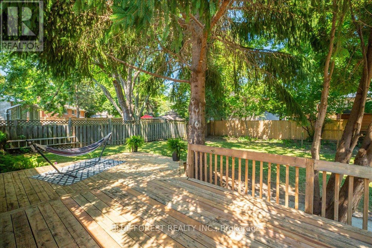 1451 Stoneybrook Crescent, London North, Ontario  N5X 1C3 - Photo 37 - X12316567