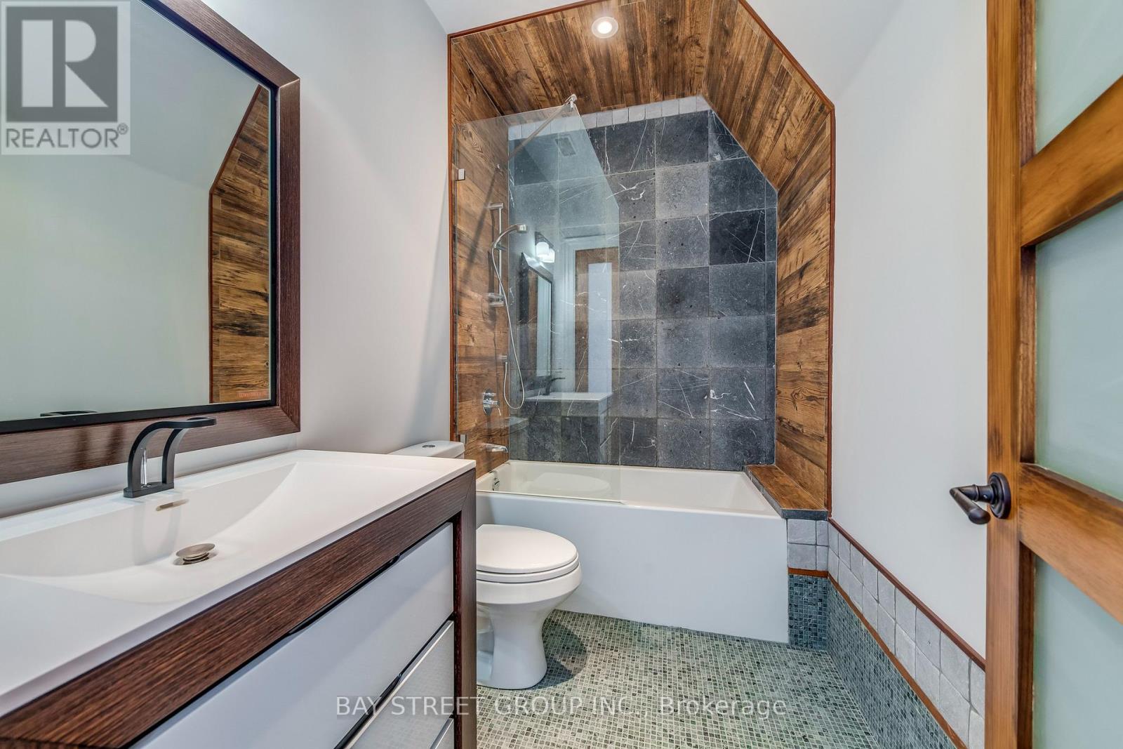 132 Crestwood Road, Vaughan, Ontario  L4J 1A6 - Photo 39 - N12316541
