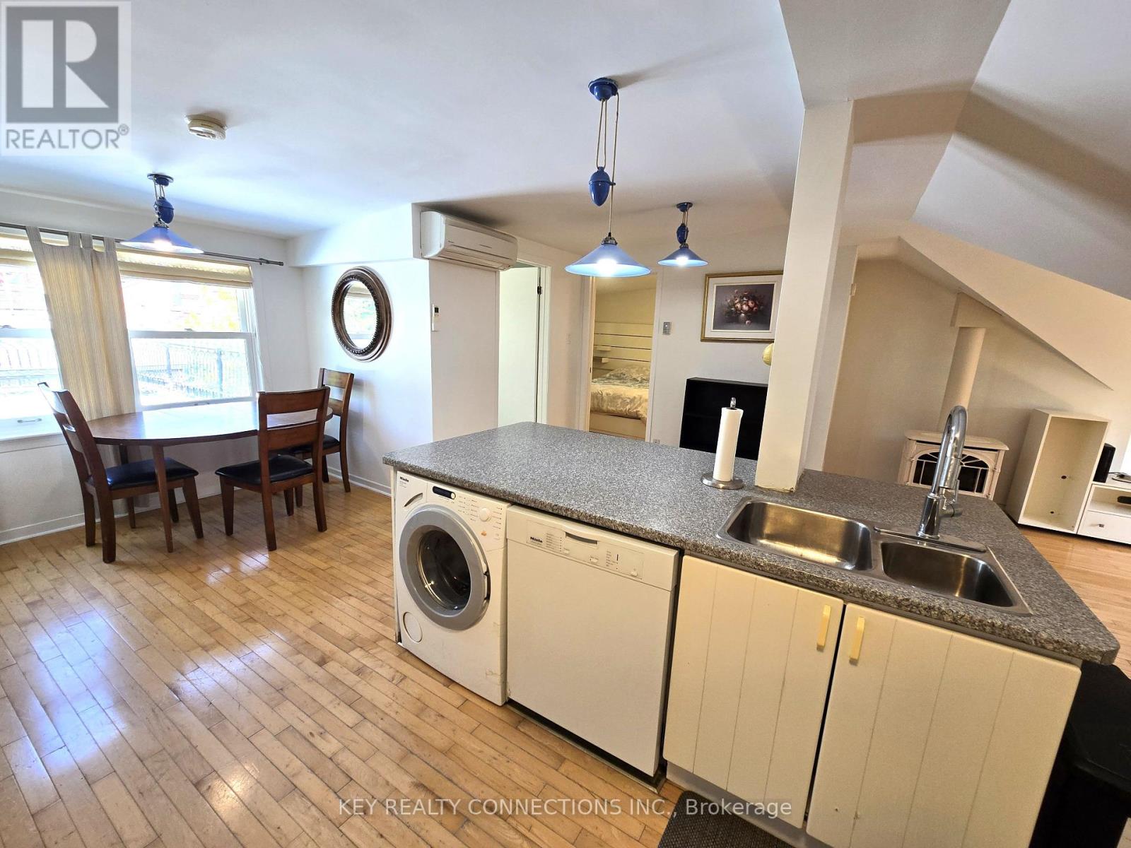 208 King Street E, Kingston (Central City East), Ontario  K7L 3A4 - Photo 37 - X12316570