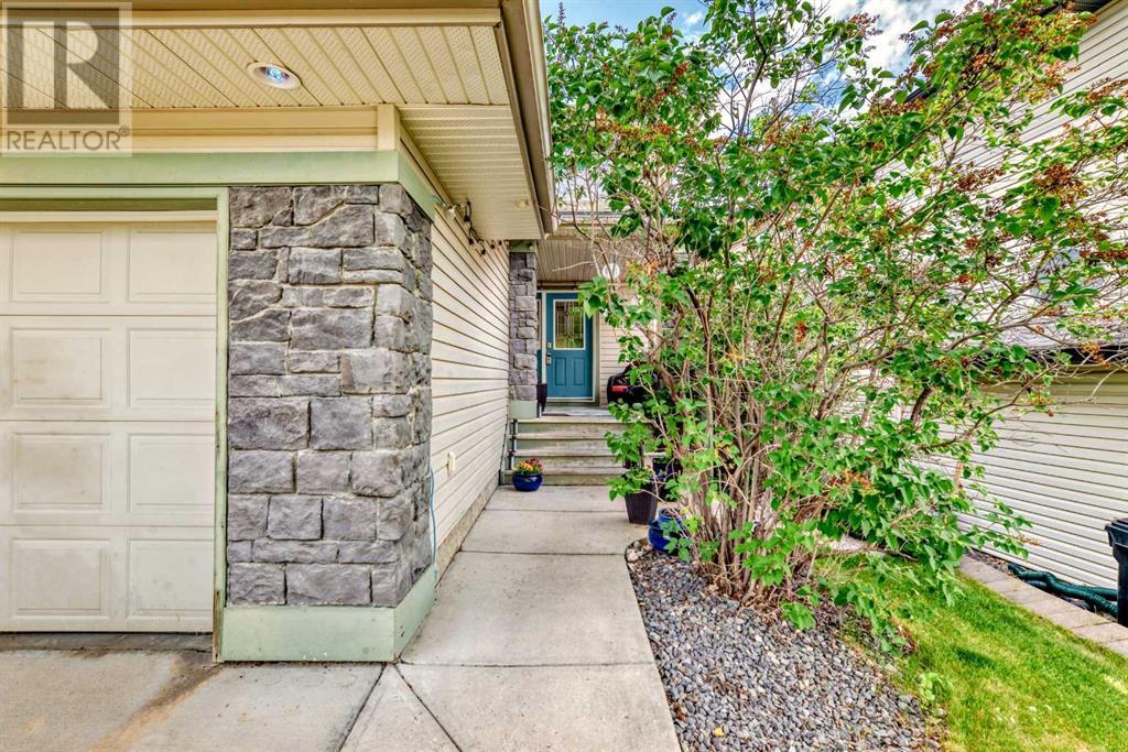 Property at 73 Crestmont Drive SW image 2